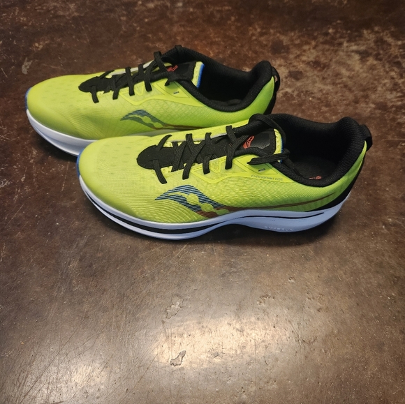 Saucony Endorphin KDZ sneakers - Picture 4 of 11